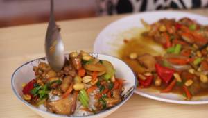 Stir-fried Chinese Peanut Chicken: Quick & Easy Recipe