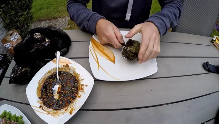 Rinse the oysters and remove excess water. This step is optional, but helps maintain the integrity of the sauce.