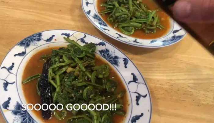 Drizzle with raw sesame oil and stir.