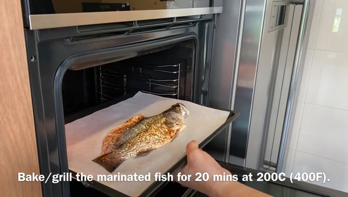 Bake the fish: Bake at 200 degrees Celsius for 20 minutes.