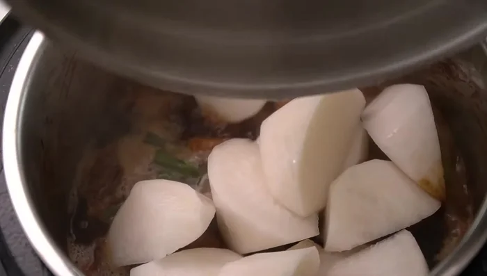 Add white radish.