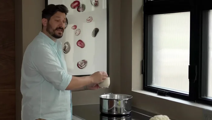 Bring a pot of heavily salted water to a boil (salty like the sea).