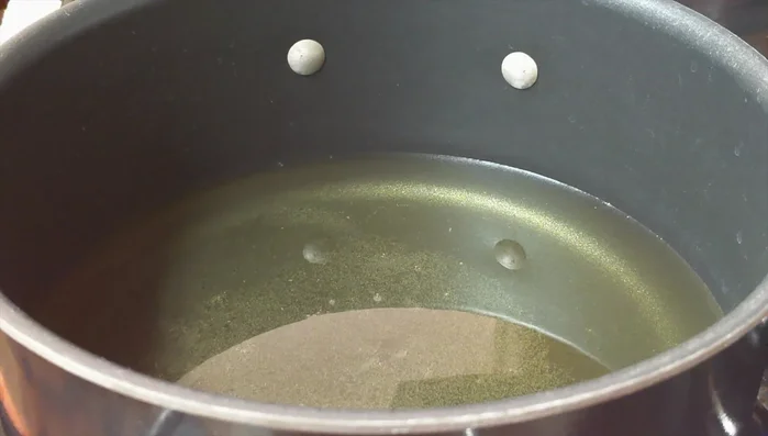 Heat oil to 250°F (120°C).