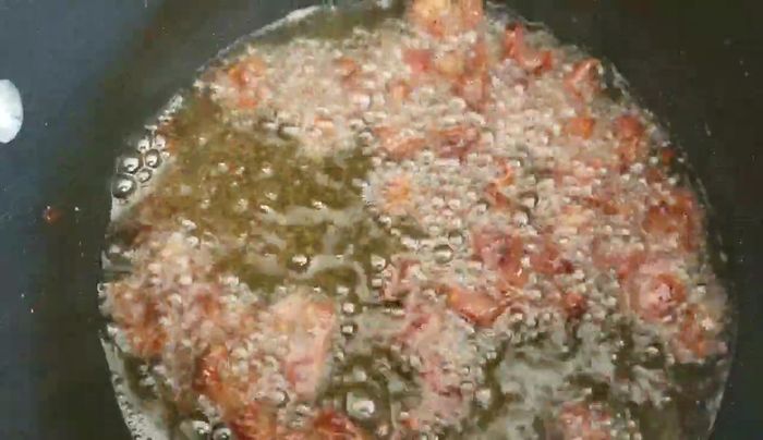 Remove yams from oil. In the same oil, fry the other vegetables (onions, green pepper, carrots, broccoli) until slightly softened.