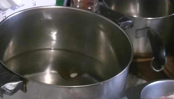 Soak the main ingredients in a pot with 10 cups of water. Bring to a boil.