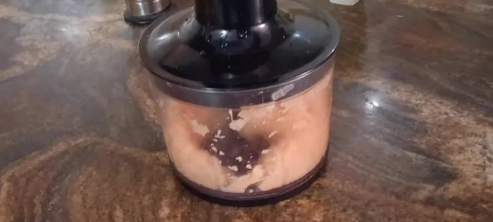 Prepare the chicken filling: Grind 250 gms of chicken mincemeat with two medium-sized onions (double the quantity of onion compared to mincemeat).