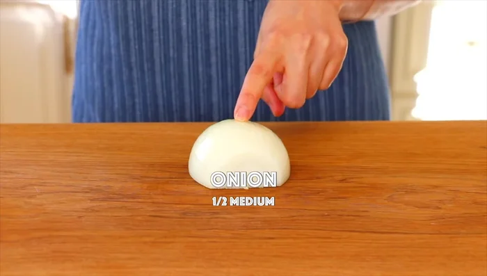Cut the onion into bite-sized pieces.