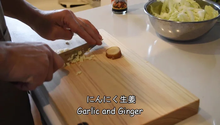 Add soy sauce and 1 teaspoon of potato starch to the pork.