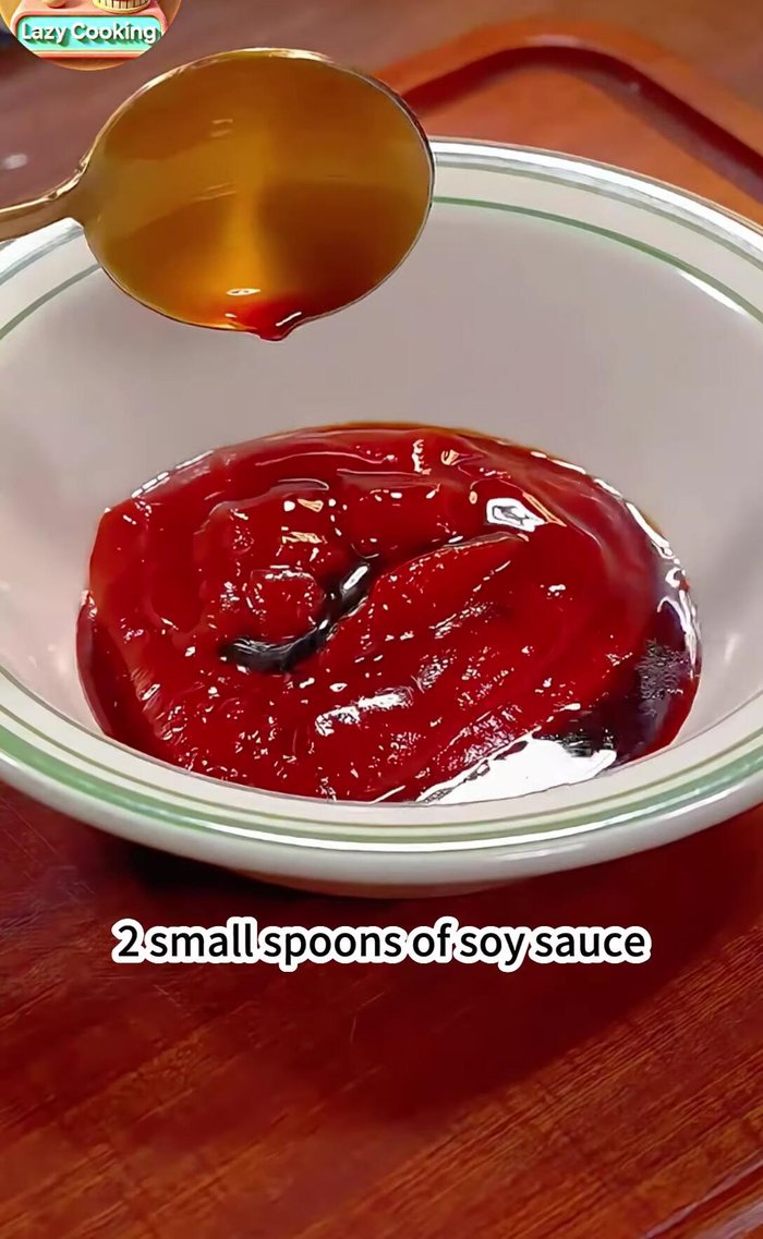 In a bowl, combine tomato sauce, soy sauce, sugar, vinegar, and water. Stir well to make the sweet and sour sauce.