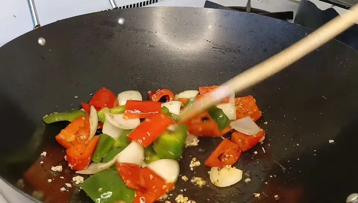 Stir-fry the vegetables for 3-5 minutes.