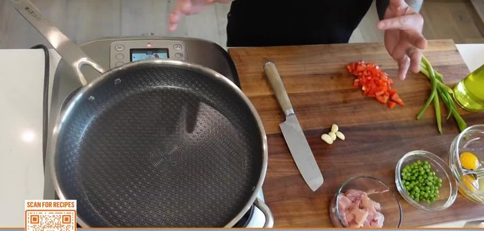 Heat a wide skillet to medium-high heat. Add 2 tablespoons of neutral oil.