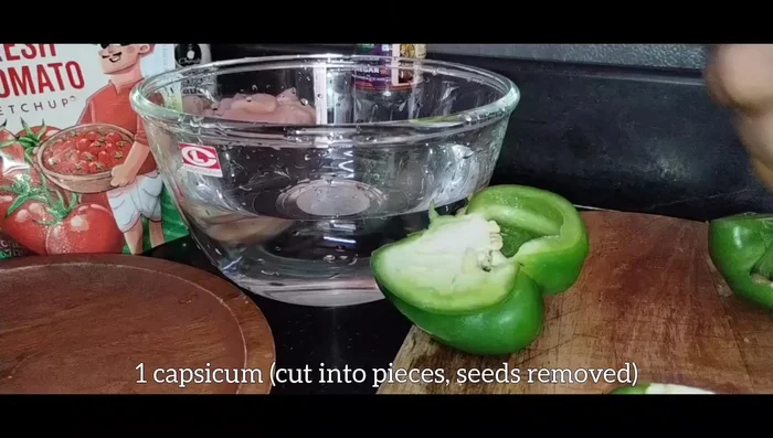 Cut tomatoes into square pieces and wash them.
