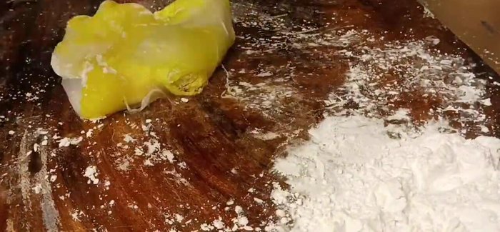 Add oil and food coloring (optional) to the dough. Mix thoroughly.
