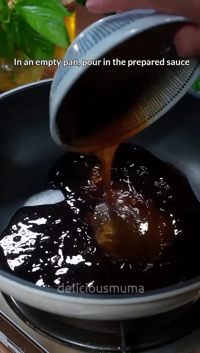 Pour the sauce into an empty pan and heat over medium heat, stirring continuously until thick and bubbly.