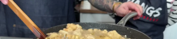 Deep fry the chicken again at the same temperature until super crispy.