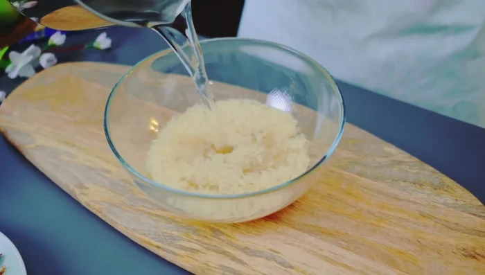 Heat vegetable oil in a deep pan to 350°F.