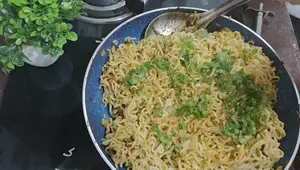 Spicy Chilli Garlic Maggi: Quick & Easy Street-Style Recipe