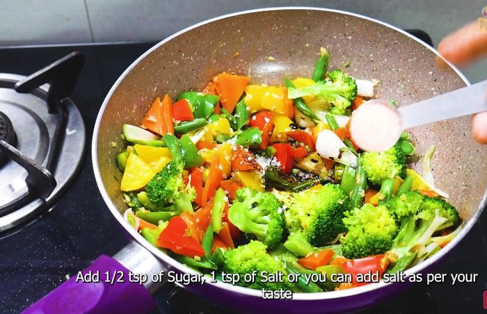 Add soy sauce, sugar, salt, black pepper, and boiling water. Bring to a boil. (226.68)