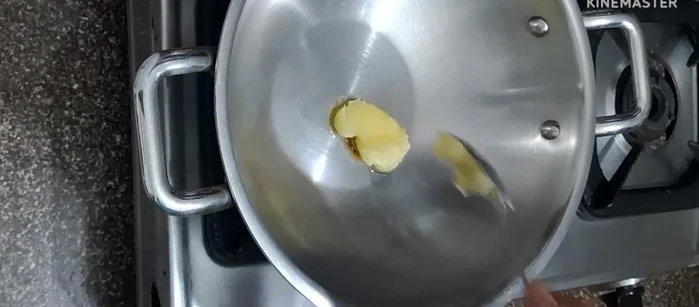 Put a pan on the gas and add two spoons of Desi ghee (or oil). Heat the ghee well.