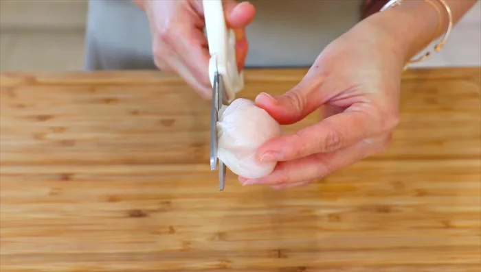 Brush dumplings with oil to prevent sticking and place them on a bamboo steamer.