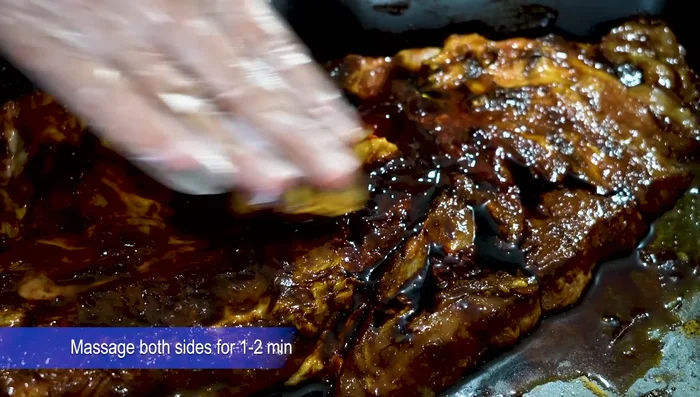 Add 1 teaspoon of peanut butter and mix well. Rub the mixture into the ribs.