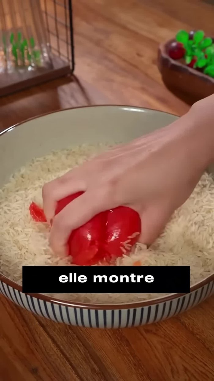Mash a tomato in a large bowl with rice until smooth.
