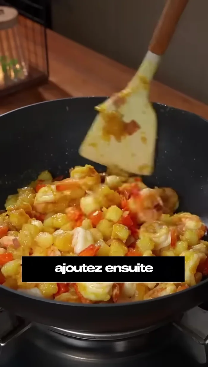 Add curry paste and stir over low heat until fragrant.