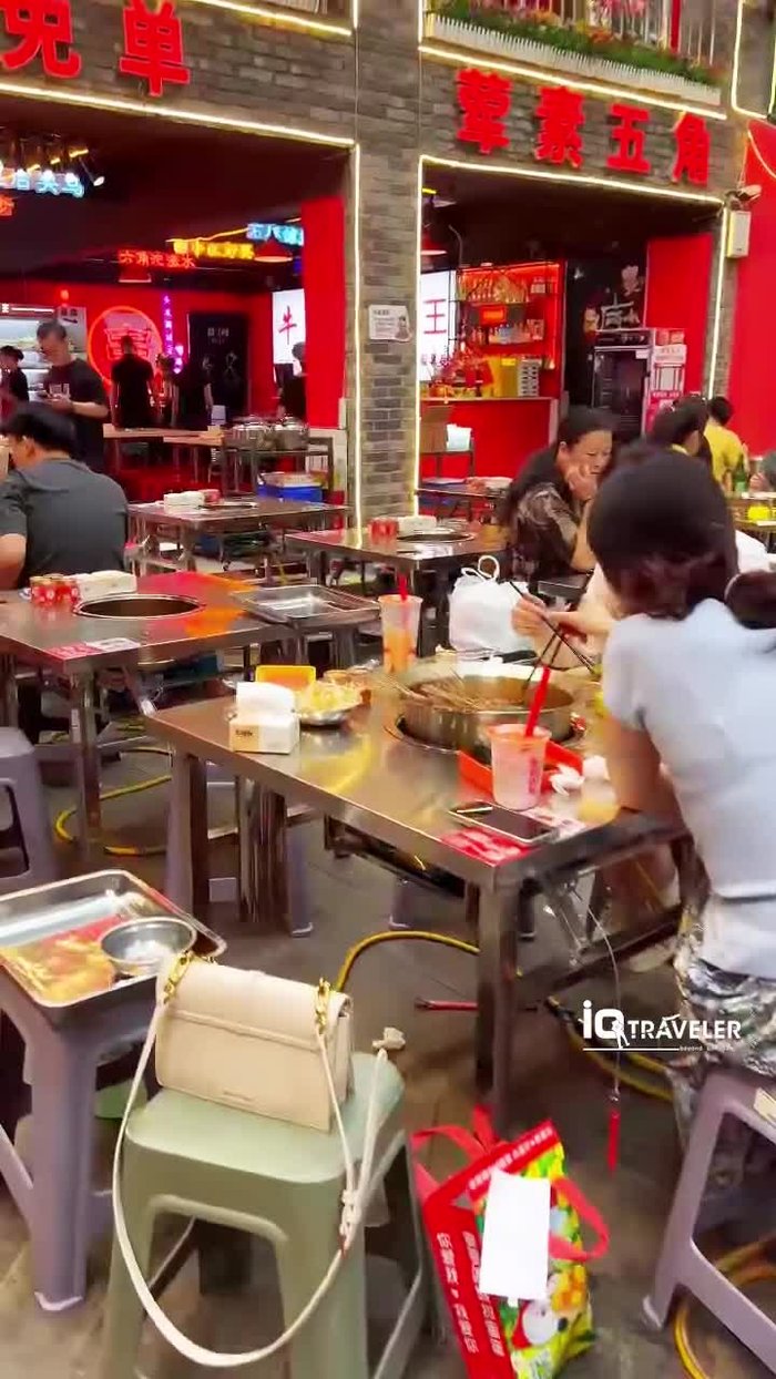 The restaurant will provide a gas stove and hot pot.