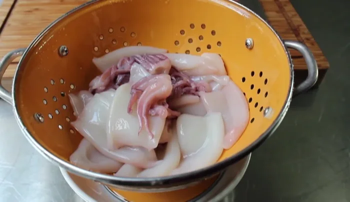 Prep the squid: Cut the tubes into thin rings and the tentacles into smaller sections. (30.24)