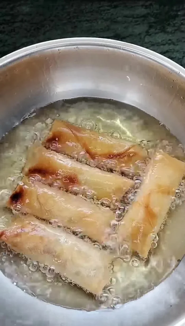 Serve hot with your favorite dipping sauce.