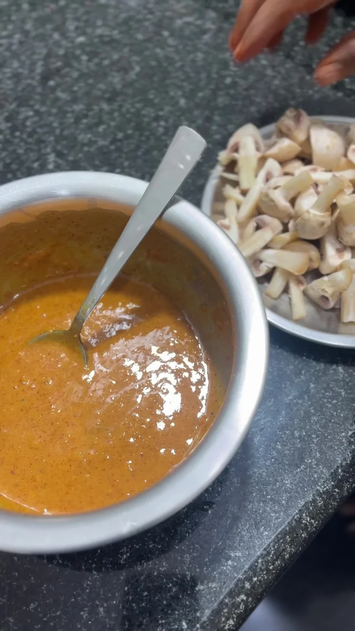 Wash and cut the mushrooms into pieces.
