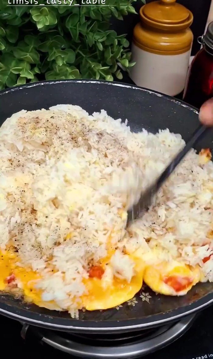 Mix well and fry for 1-2 minutes.