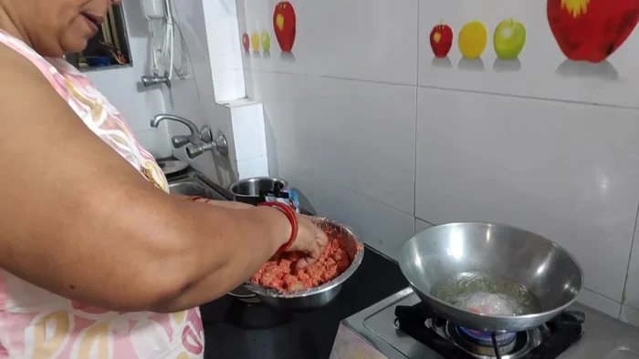 Heat oil in a pan. Fry the soya mixture in small balls until golden brown and crispy.