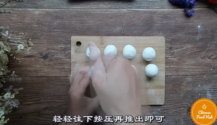 Enjoy your homemade snow skin mooncakes!