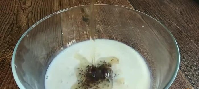 Mix glutinous rice flour, brown sugar, and water in a bowl until well combined. (This step likely involves achieving a smooth, even consistency).