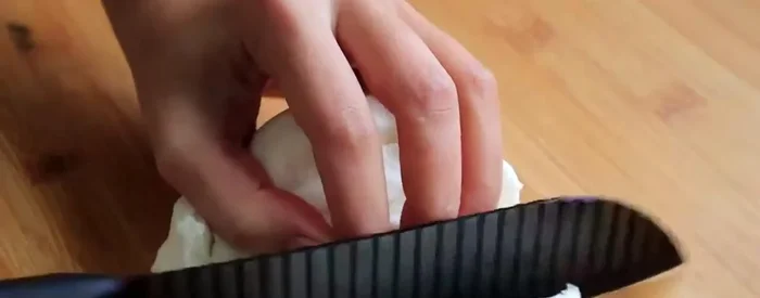 Heat up the vegetable oil in a frying pan.
