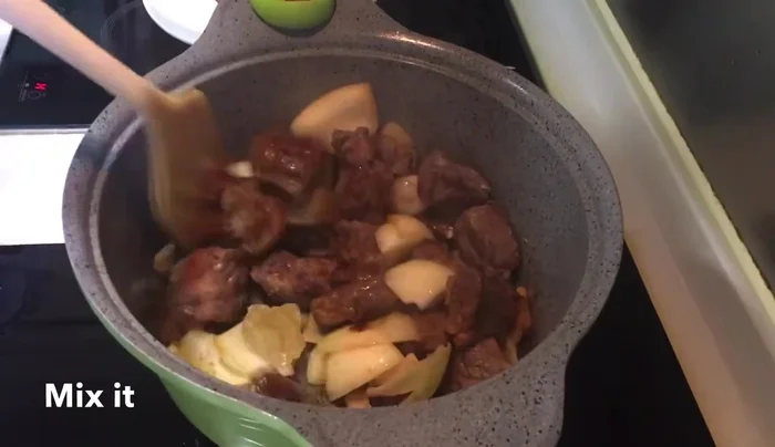 Serving or plating the soup
