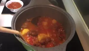 Hong Kong Style Beef Tomato Bisque: A Simple Recipe