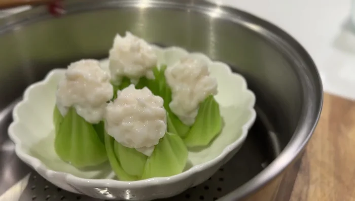 Steam over medium-high heat for 8 minutes (or longer for a larger fish ball).