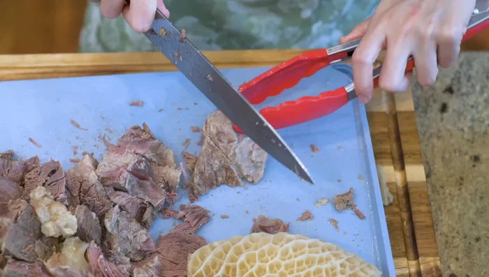 Cut the beef into bite-sized pieces.