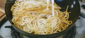 Quick & Easy Hong Kong Style Oyster Sauce Noodles Recipe