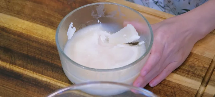 Heat the pork lard (or oil) in a wok or pan until smoking hot. Add shallots, garlic, and shiitake mushrooms; stir until slightly golden.