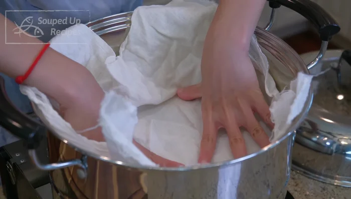 Drain, rinse, and steam the beans for 40 minutes after the water boils.