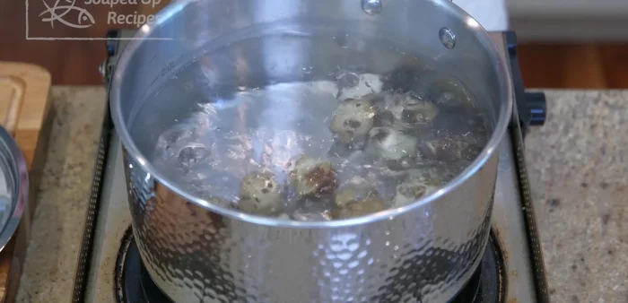Boil quail eggs: Boil quail eggs for 3 minutes (chicken eggs for 8 minutes). Rinse with cold water and crack the shells.