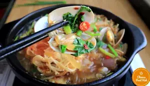 Clam Rice Noodle Soup in Claypot: A Step-by-Step Guide