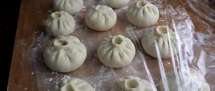 Serve the delicious steamed pork buns.
