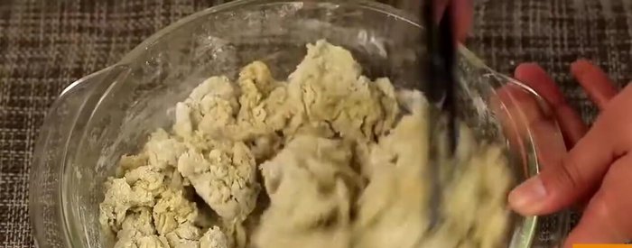 Roll out the dough thinly.