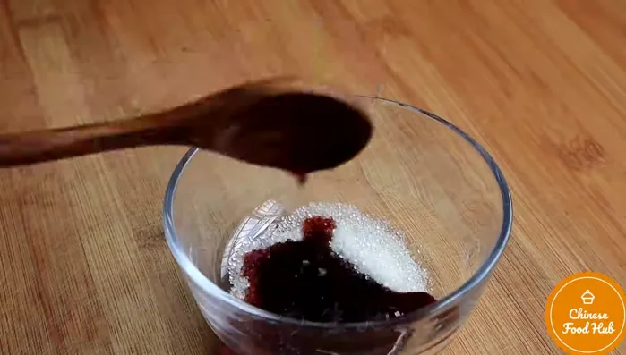 Shape the rice mixture into balls using your hands.