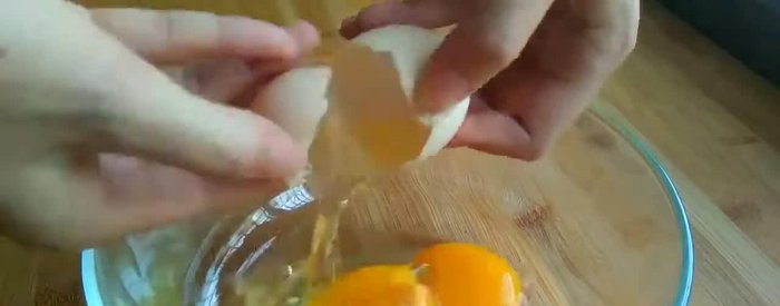 Prepare the crepe batter. (Specific recipe instructions are needed here)