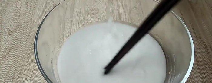 Drain the noodles and place them in a bowl.